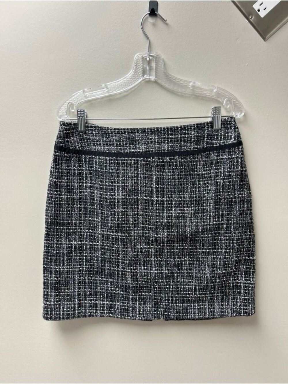 Reitmans Petite Women’s Black and White Tweed Skirt